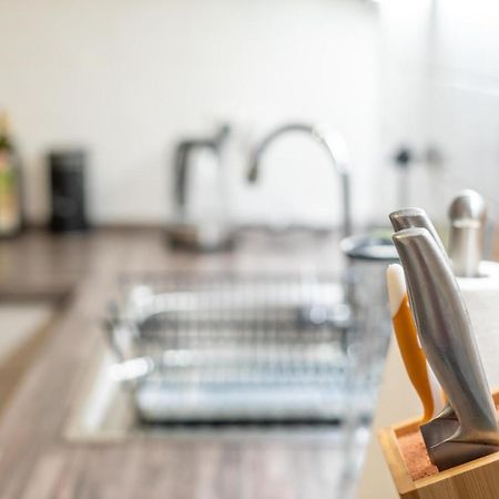 2 Bedroom 65Qm - Kitchen - Central - Netflix Magdeburk Exteriér fotografie